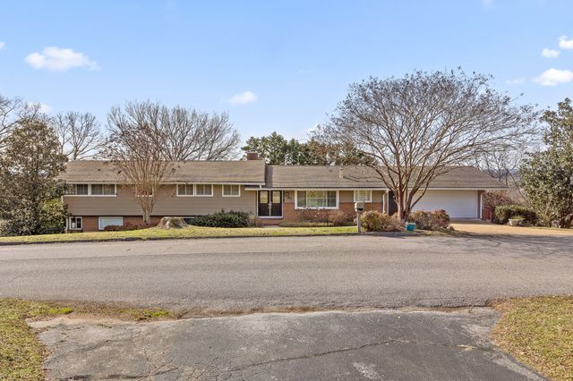 4735 Lake Hills Circle, Chattanooga, TN 37416