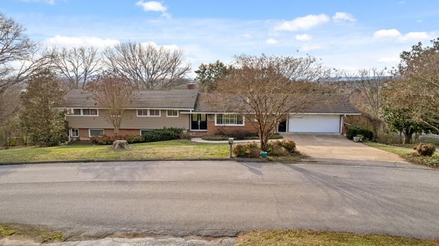 4735 Lake Hills Circle, Chattanooga, TN 37416