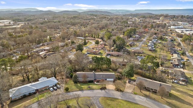 4735 Lake Hills Circle, Chattanooga, TN 37416