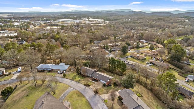 4735 Lake Hills Circle, Chattanooga, TN 37416