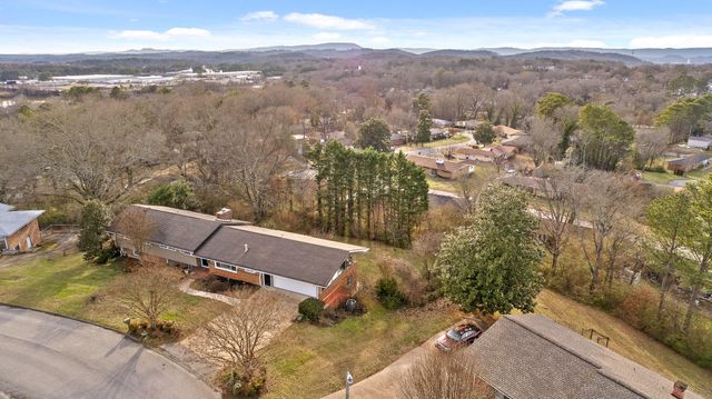 4735 Lake Hills Circle, Chattanooga, TN 37416