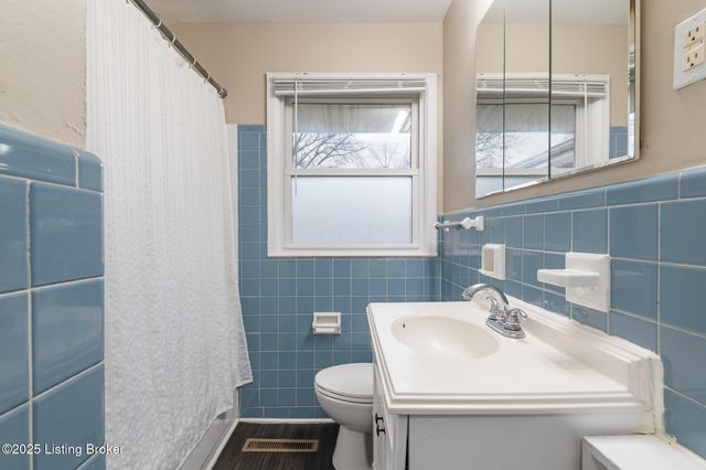 3216 Furman Blvd, Louisville, KY 40220