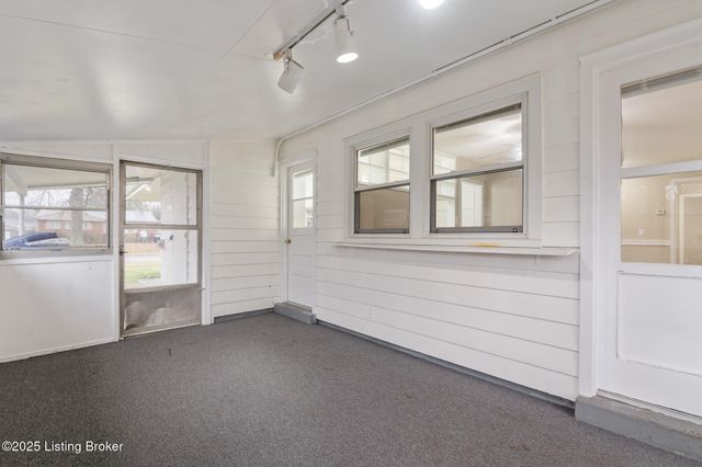 3216 Furman Blvd, Louisville, KY 40220