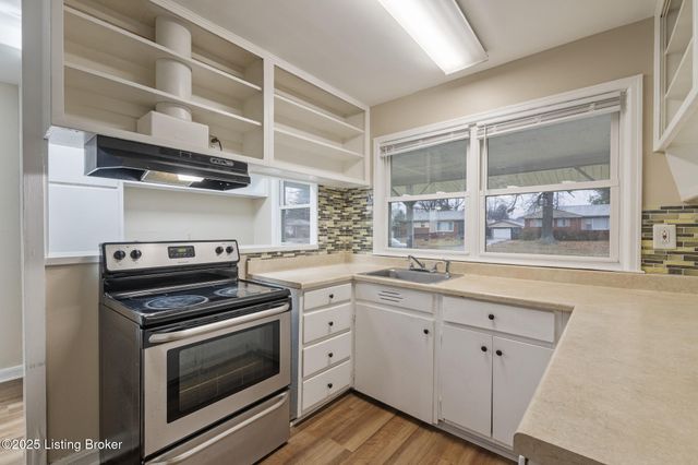 3216 Furman Blvd, Louisville, KY 40220