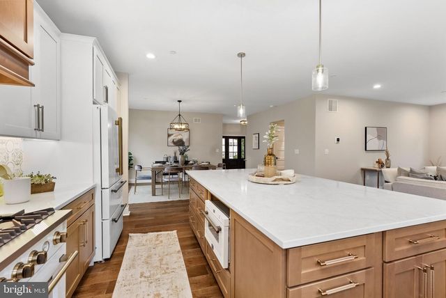 1004 ADCOCK RD, Lutherville Timonium, MD 21093
