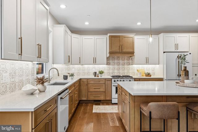 1004 ADCOCK RD, Lutherville Timonium, MD 21093