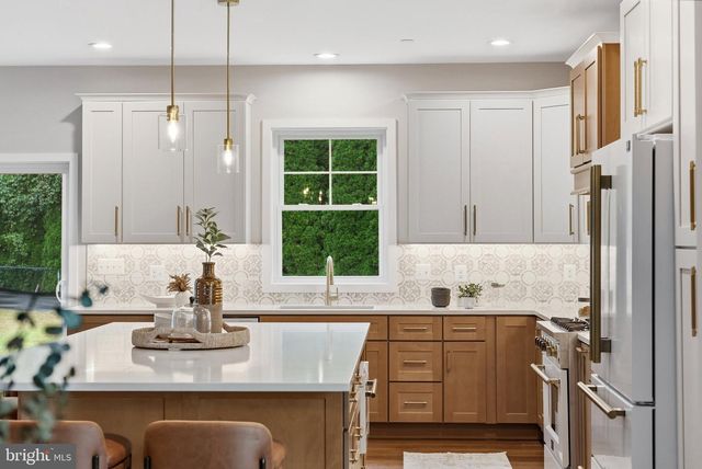 1004 ADCOCK RD, Lutherville Timonium, MD 21093