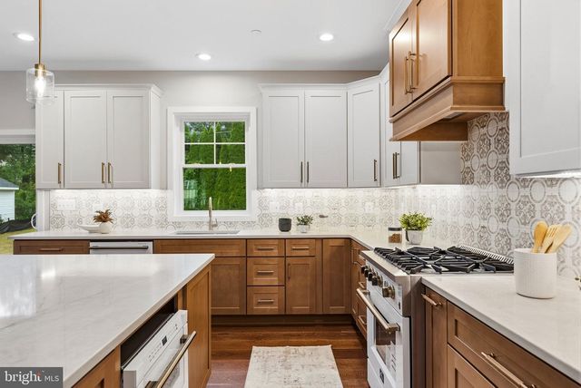 1004 ADCOCK RD, Lutherville Timonium, MD 21093