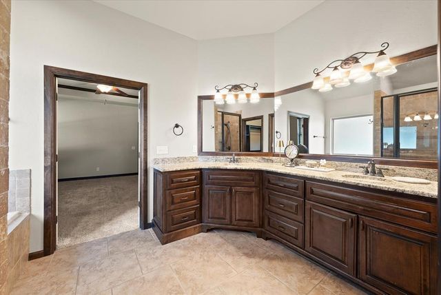 3000 Garden Hill Circle, Edmond, OK 73034