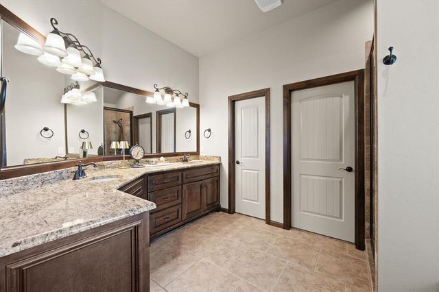 3000 Garden Hill Circle, Edmond, OK 73034