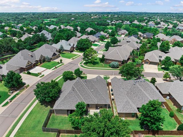 3000 Garden Hill Circle, Edmond, OK 73034