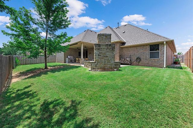 3000 Garden Hill Circle, Edmond, OK 73034