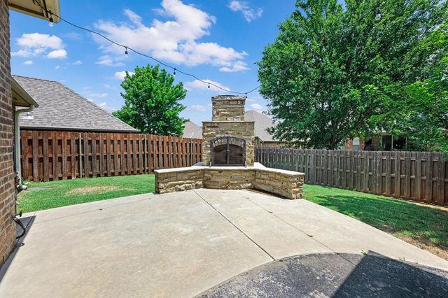 3000 Garden Hill Circle, Edmond, OK 73034