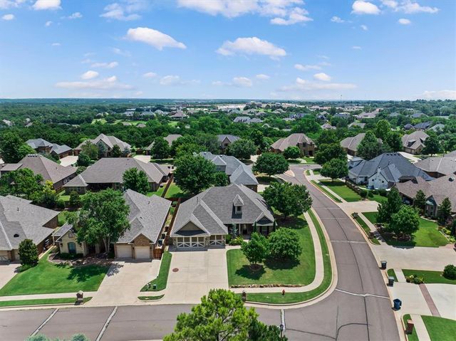 3000 Garden Hill Circle, Edmond, OK 73034
