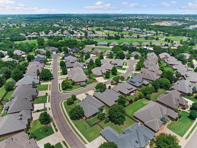 3000 Garden Hill Circle, Edmond, OK 73034