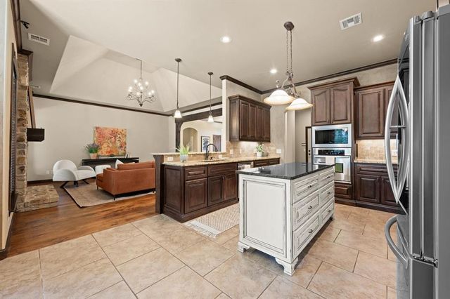 3000 Garden Hill Circle, Edmond, OK 73034