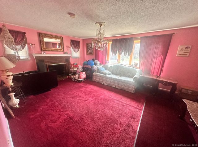 18 Walsh Street, Bloomfield, CT 06002