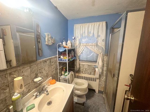 18 Walsh Street, Bloomfield, CT 06002