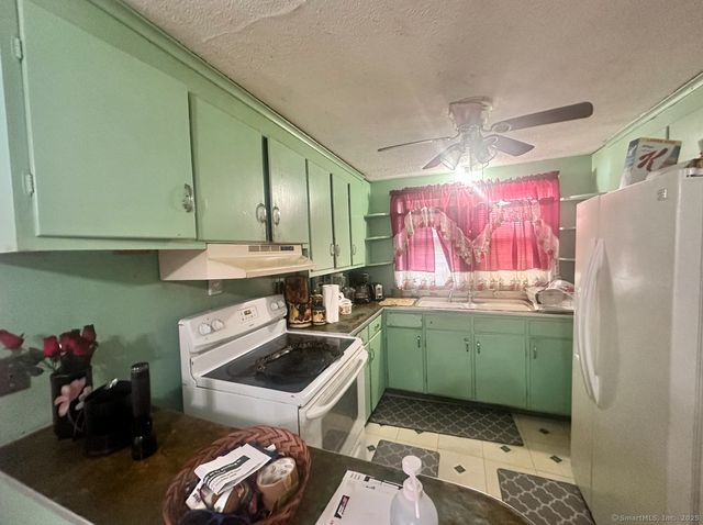18 Walsh Street, Bloomfield, CT 06002
