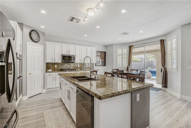 6103 Sundown Crest Street, Las Vegas, NV 89113