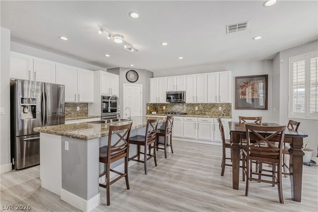 6103 Sundown Crest Street, Las Vegas, NV 89113