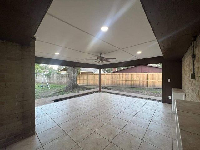 8103 Edgebrook Forest Court, Houston, TX 77088