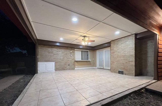 8103 Edgebrook Forest Court, Houston, TX 77088