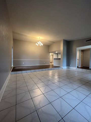 8103 Edgebrook Forest Court, Houston, TX 77088