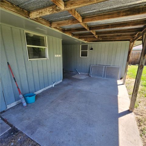 204 Blanco Dr, Portland, TX 78374