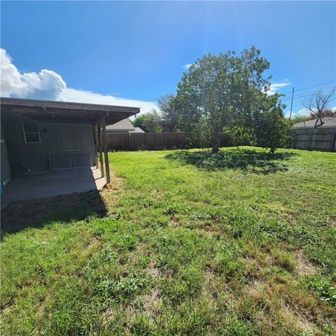 204 Blanco Dr, Portland, TX 78374