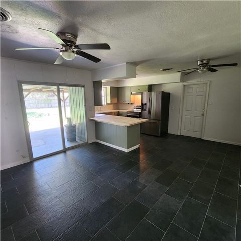 204 Blanco Dr, Portland, TX 78374