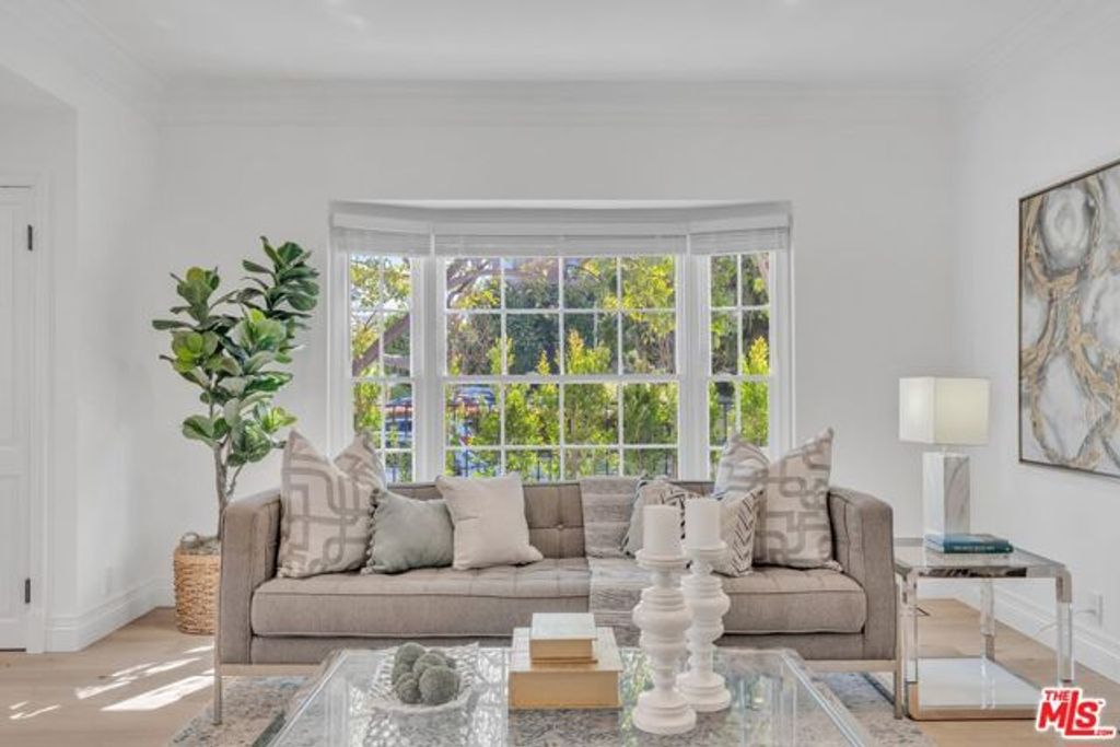 133 S Linden Drive, Beverly Hills, CA 90212