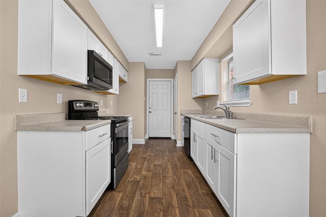 6915 Navidad Road, Houston, TX 77083