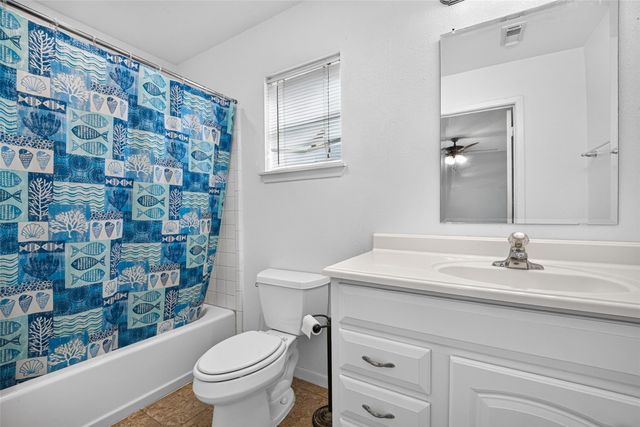 6915 Navidad Road, Houston, TX 77083
