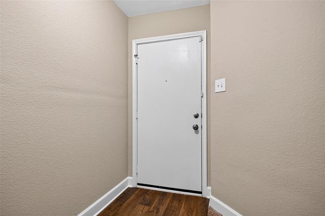 6915 Navidad Road, Houston, TX 77083