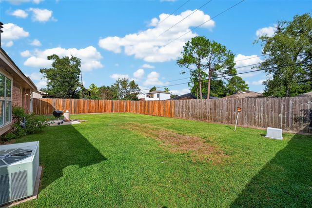 6915 Navidad Road, Houston, TX 77083