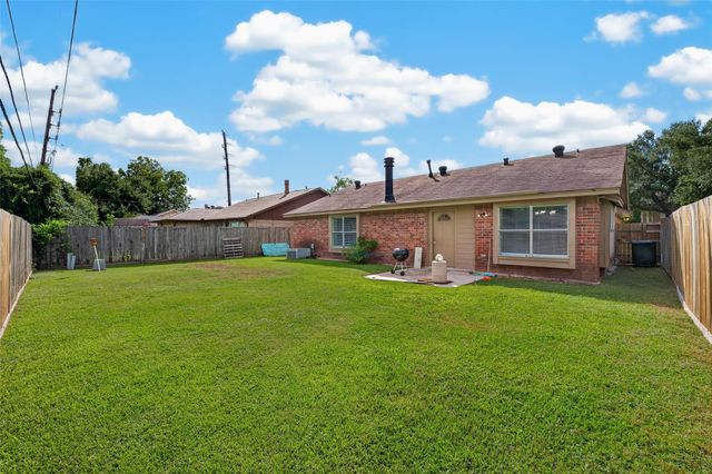 6915 Navidad Road, Houston, TX 77083