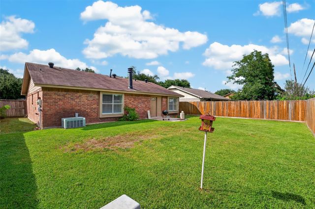 6915 Navidad Road, Houston, TX 77083