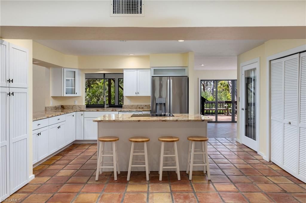 1345 Junonia ST, SANIBEL, FL 33957 — photo 4