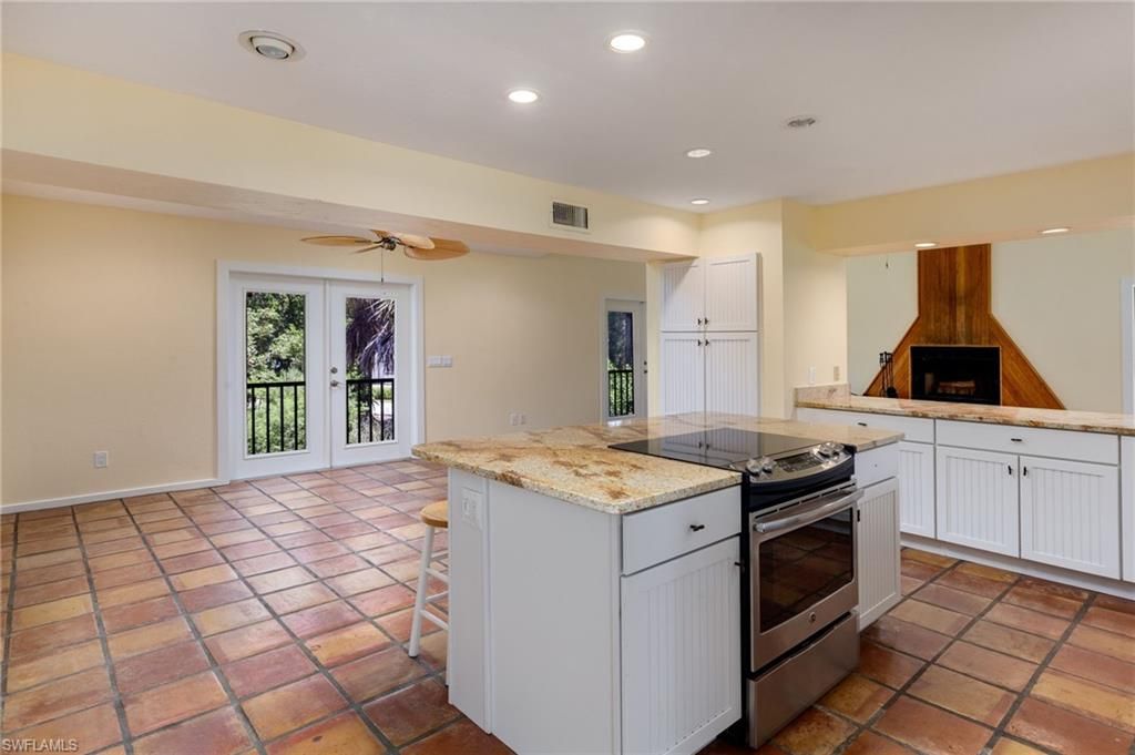 1345 Junonia ST, SANIBEL, FL 33957 — photo 5