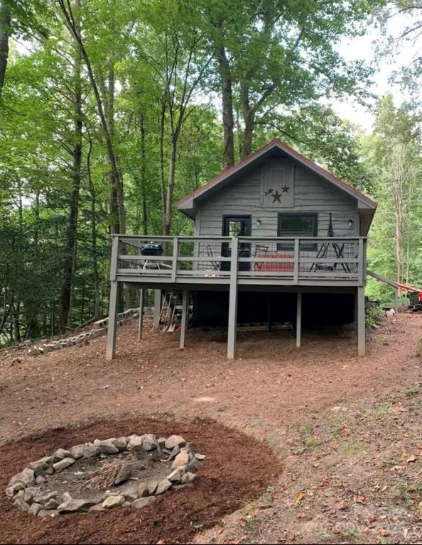 60 Walden Pond Road, Bryson City, NC 28713