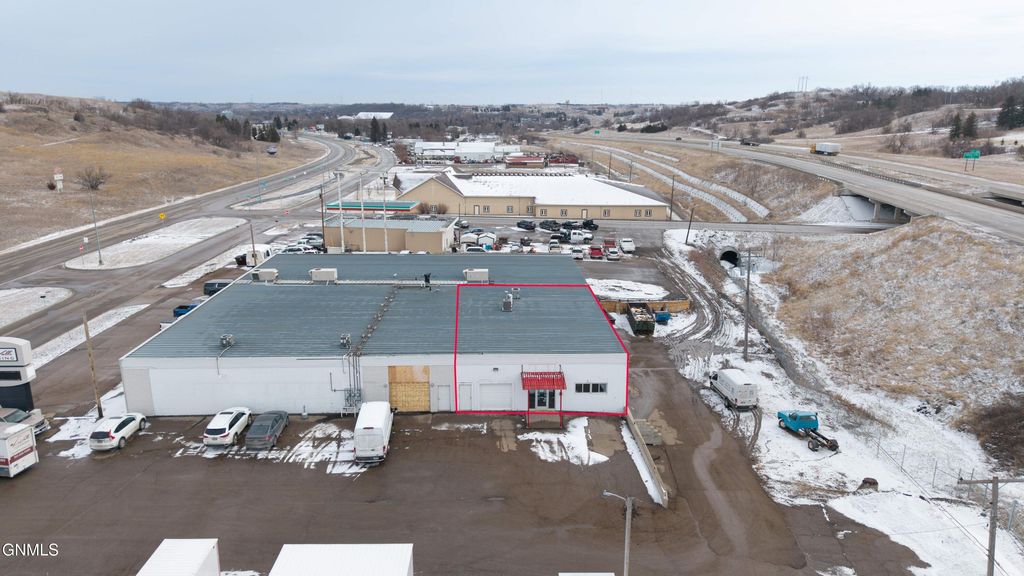 2517 Main Street W, Valley City, ND 58072