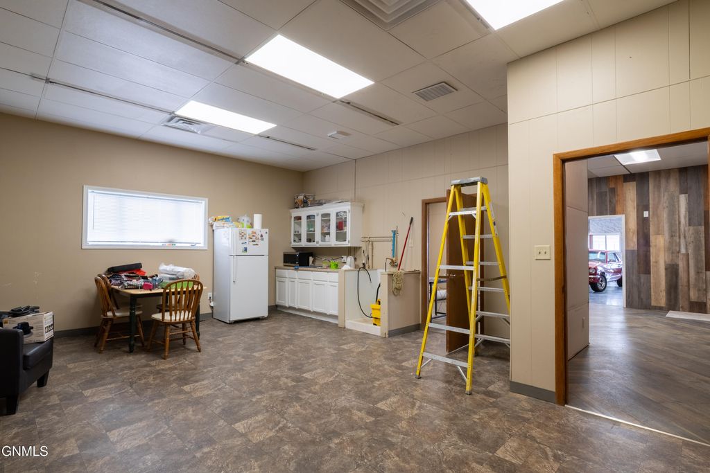 2517 Main Street W, Valley City, ND 58072 photo 12