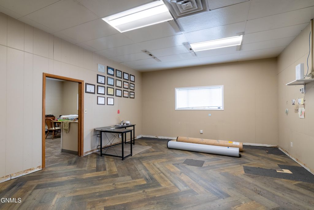 2517 Main Street W, Valley City, ND 58072 photo 9