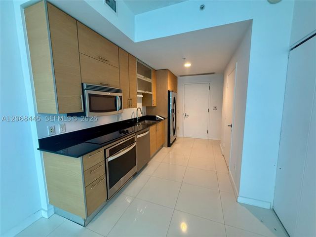 60 SW 13th St 1618, Miami, FL 33130