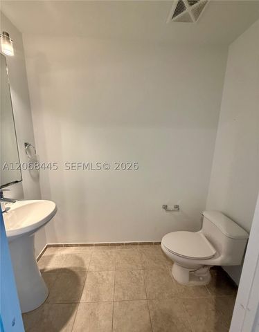 60 SW 13th St 1618, Miami, FL 33130