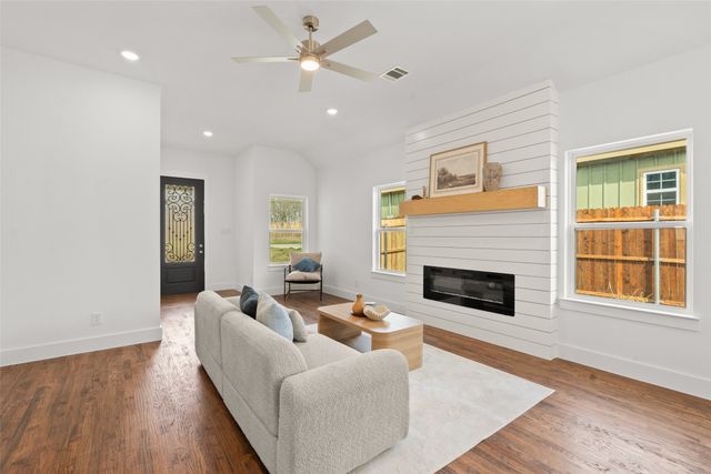 410 Matthew Street, Hillsboro, TX 76645