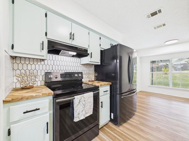 175 Villacrest Drive, Crestview, FL 32536