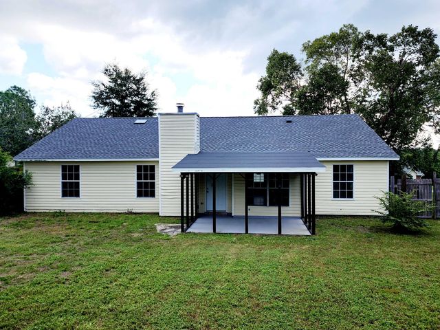 175 Villacrest Drive, Crestview, FL 32536