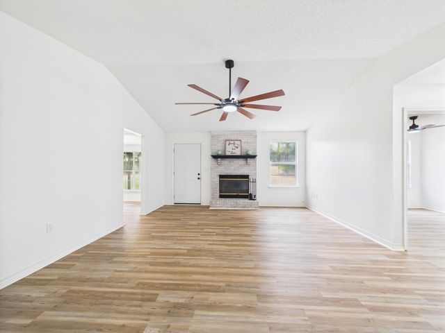 175 Villacrest Drive, Crestview, FL 32536